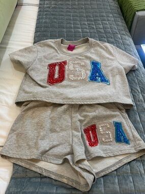 QUEEN OF SPARKLES Gray USA Sequin Short Pajama Set